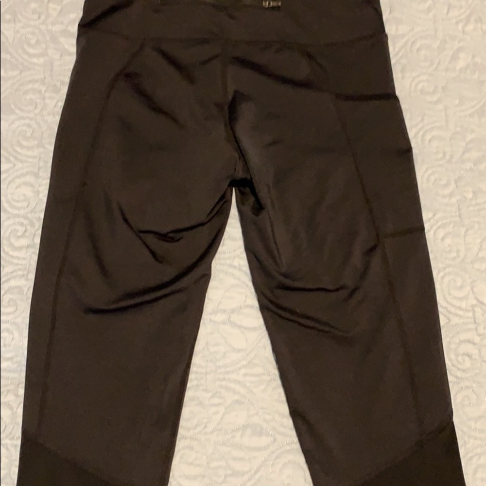 Women’s Nike cropped leggings - Picture 3 of 3